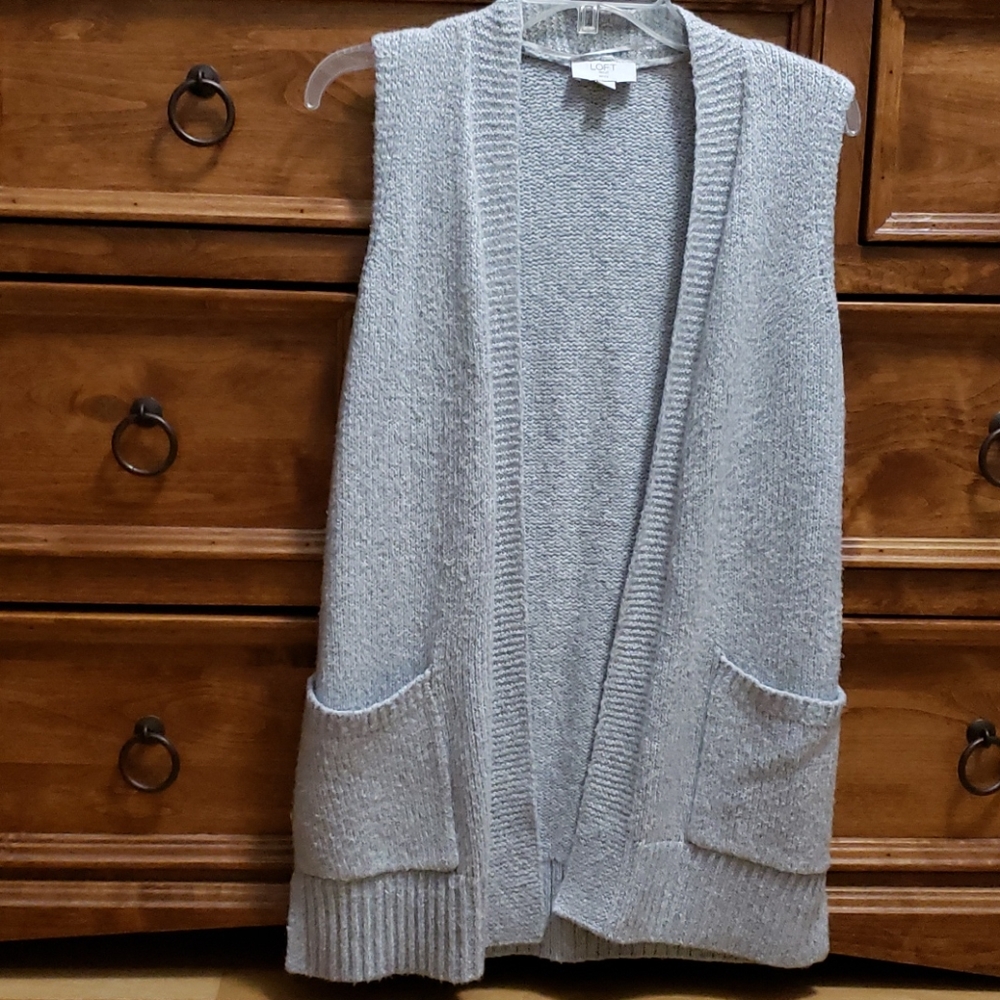 Super comfy slouchy Ann Taylor Loft sweater vest